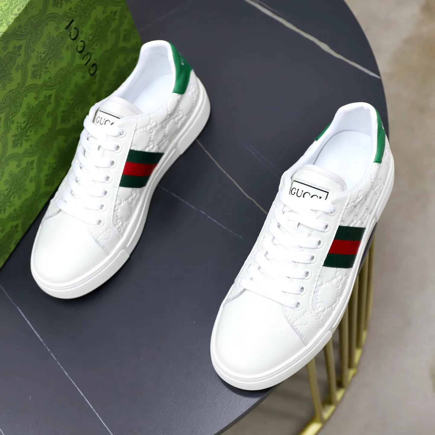 Ex-factory price: 420💰🙅‍♂️🙅‍♂️🙅‍♂️ Brand: Gucci GUCCi Standard code: 38-44 (45 customized) Grade: Same as the official website Material: Original leather splicing, comfortable and breathable sheepskin lining, original wear-resistant outsole Style category: Men's fashionable casual shoes, running, sports shoes, noble luxury brand elements, top luxury Color: actual picture color